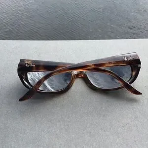 Ray-Ban | Accessories | Rayban Bold Tortoise Sunglasses Made  display picture 3